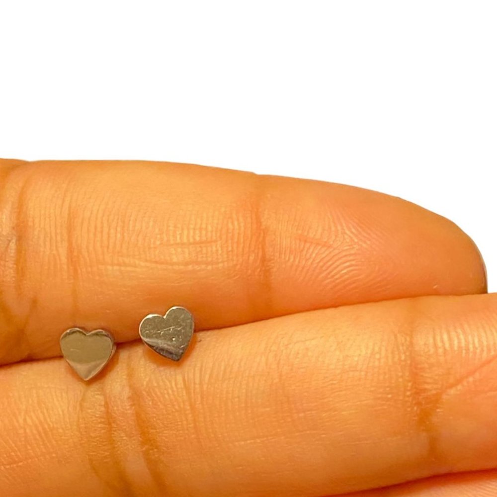 Small stainless steel sliver heart stud earrings